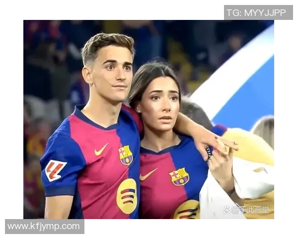 足球明星女友真实生活照曝光展现甜蜜瞬间与时尚魅力
