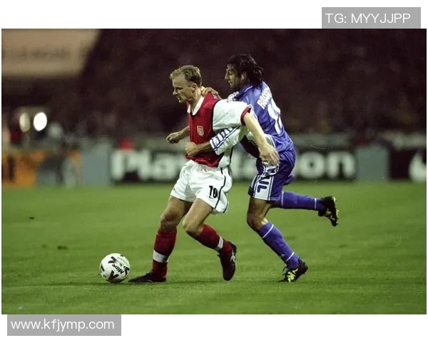 博格坎普如何通过足球教育哲学塑造年轻球员的全面发展与创新思维