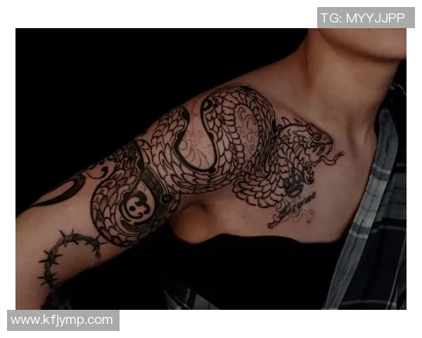 足球明星蛇纹身图案精选展示与解析助你找到理想纹身灵感